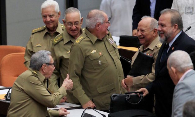 ¿Sabías que el máximo poder político en Cuba lo ostenta un grupo militar por encima del Partido Comunista y del Estado?