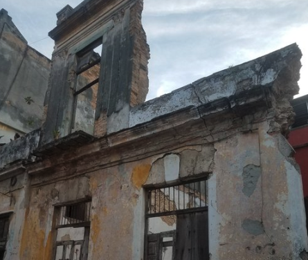 Peligro Derrumbe Cuba: Calle Jesús María