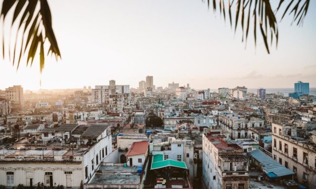 ‘Nos va a sepultar a todos’: una activista cubana desde las azoteas de La Habana Vieja