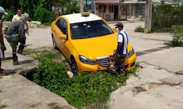 ALCANTARILLA ROTA PROVOCA 10 ACCIDENTES EN CAMAGÜEY