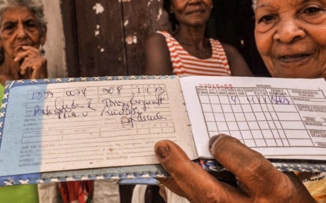 En Cuba la  libreta de abastecimiento restringe  también  las  compras  en  CUC