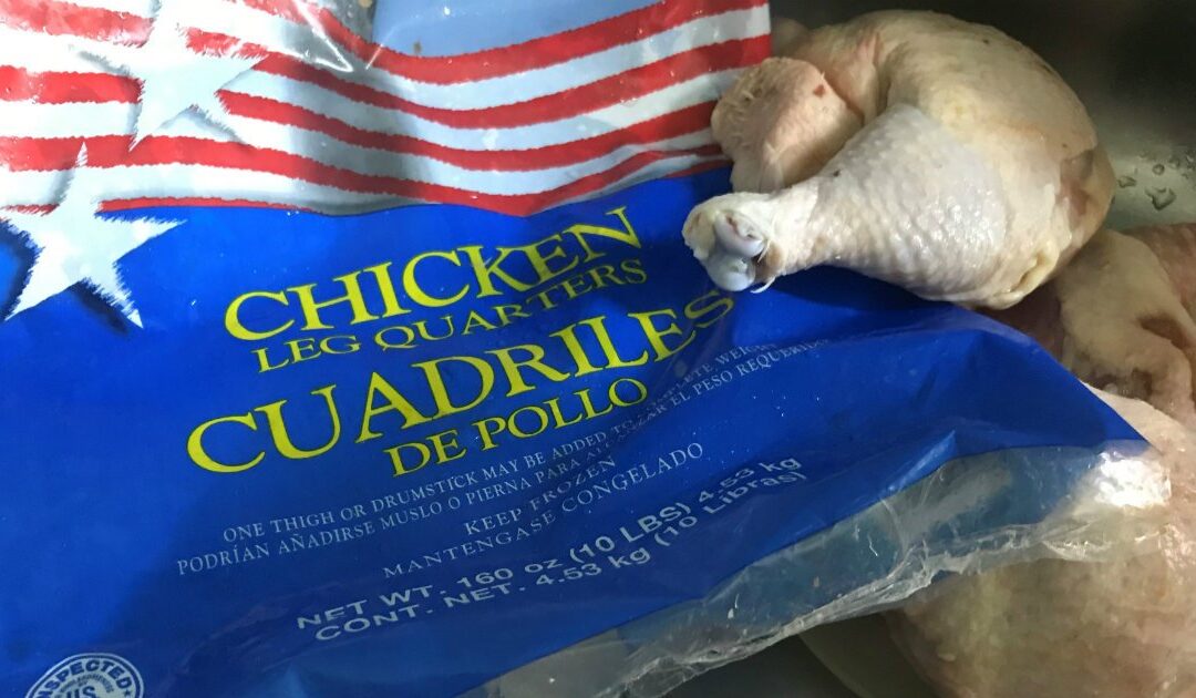 Cuba compra más pollos “bloqueados” en EEUU, pero 4 onzas mensuales para cada cubano