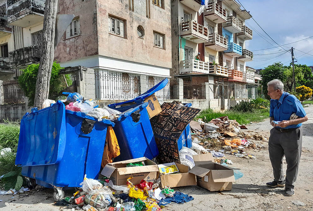 La Habana, de “París de América Latina”, a gran basurero